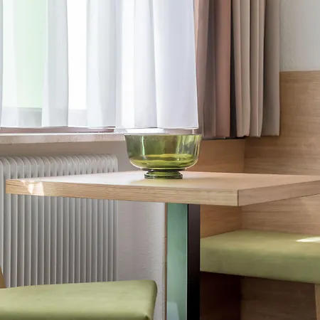 أبارت هوتل غارني ويزر