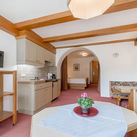 加尼维塞尔公寓式酒店