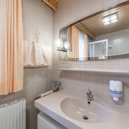 أبارت هوتل غارني ويزر 3*