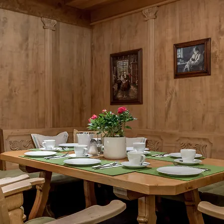 加尼维塞尔公寓式酒店