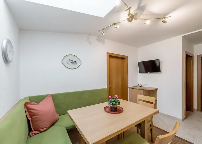 加尼维塞尔公寓式酒店